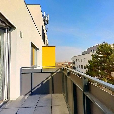 Air-Conditioned 2 Room Apartment, With Terrace, Rovinka, 302 Extérieur photo