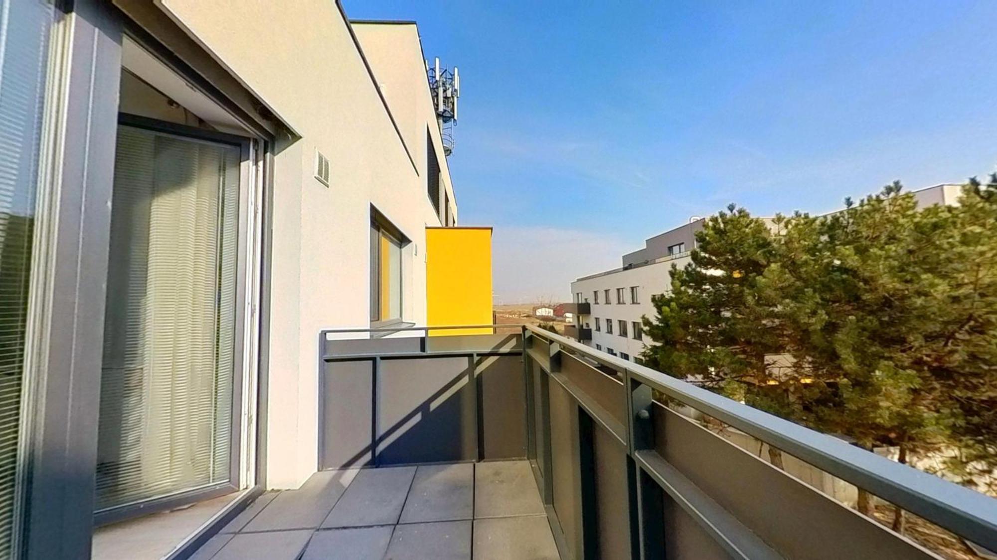 Air-Conditioned 2 Room Apartment, With Terrace, Rovinka, 302 Extérieur photo