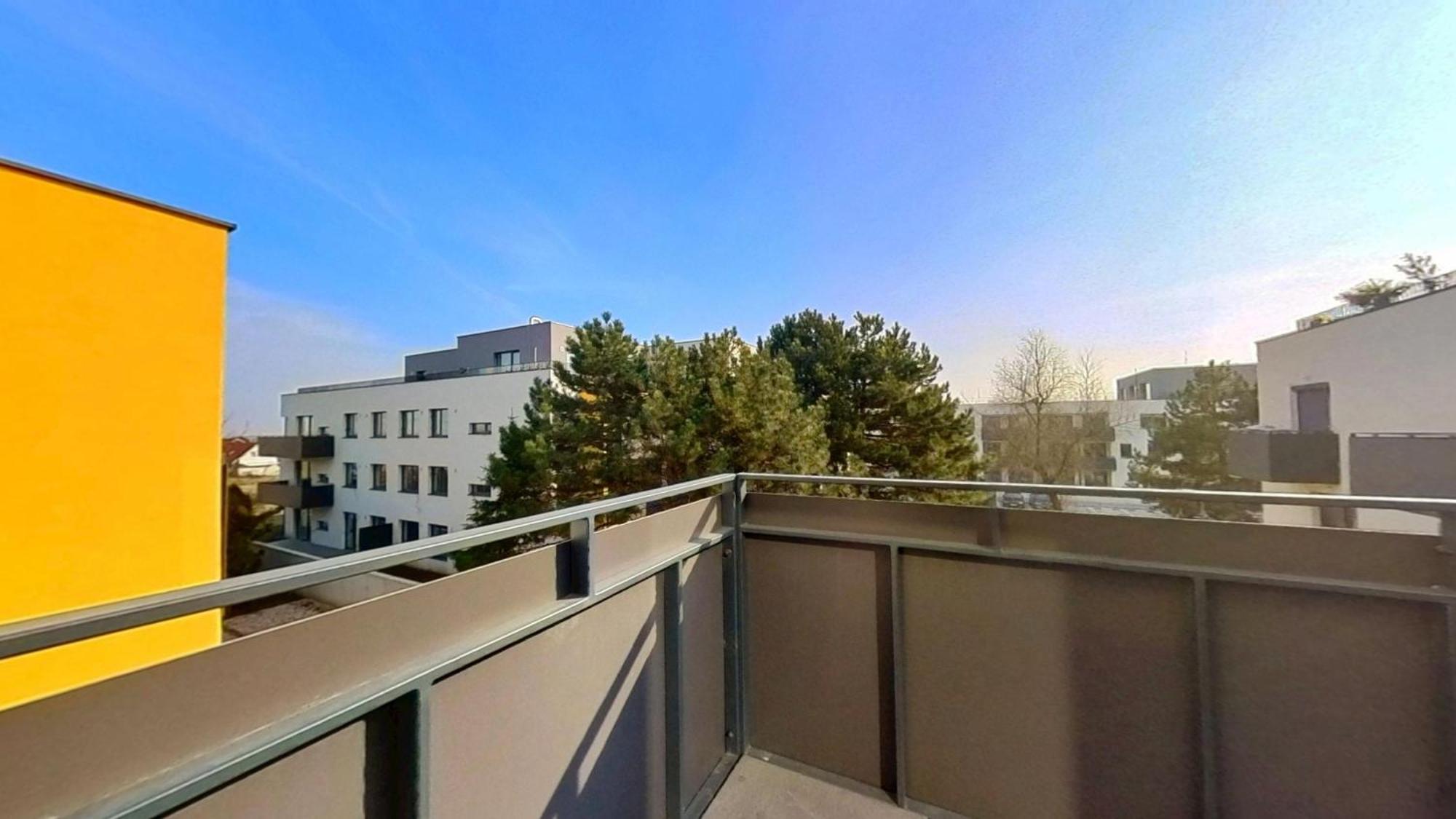 Air-Conditioned 2 Room Apartment, With Terrace, Rovinka, 302 Extérieur photo