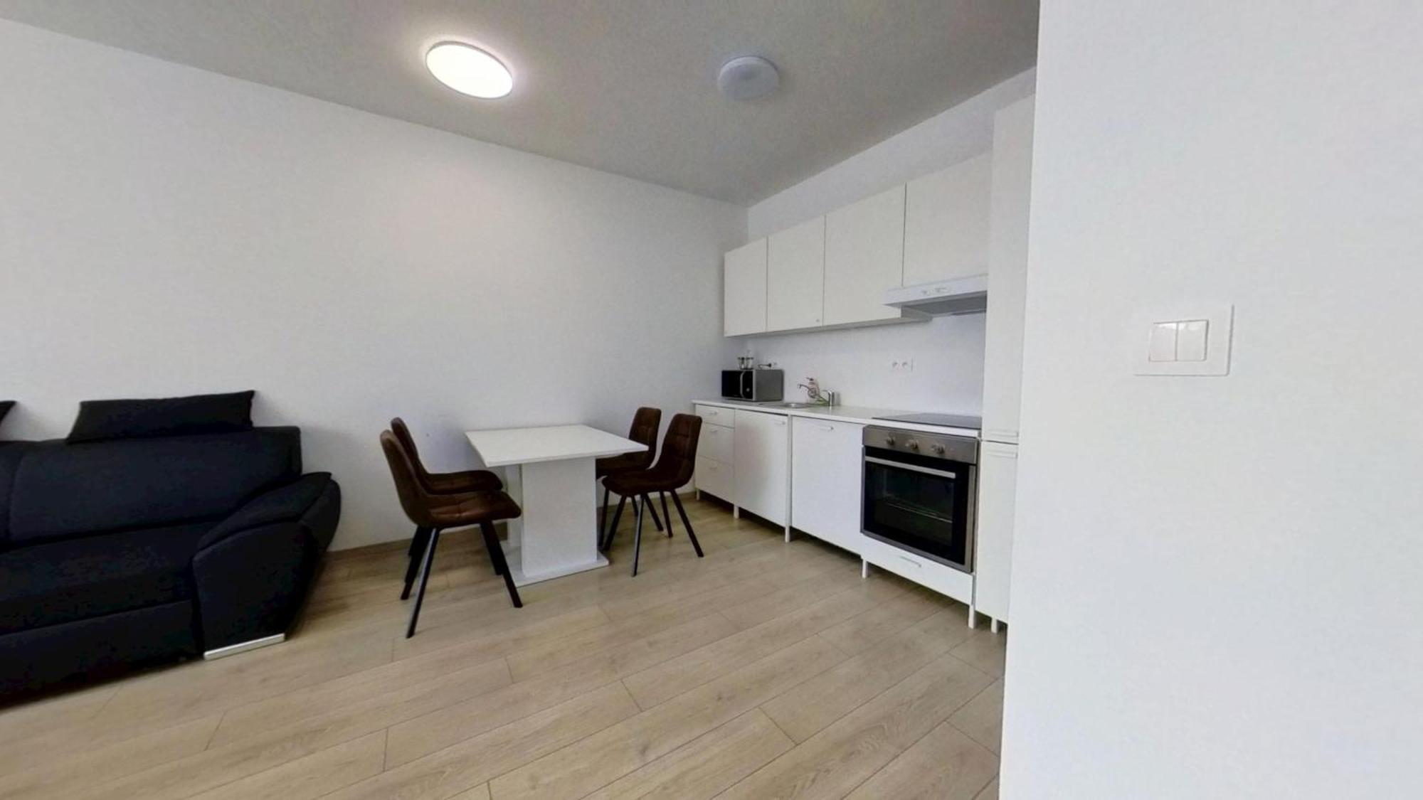 Air-Conditioned 2 Room Apartment, With Terrace, Rovinka, 302 Extérieur photo
