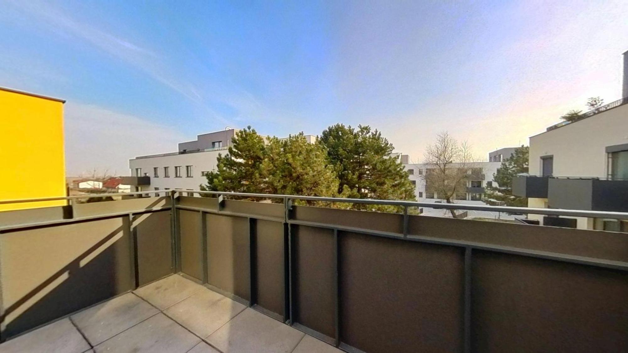 Air-Conditioned 2 Room Apartment, With Terrace, Rovinka, 302 Extérieur photo