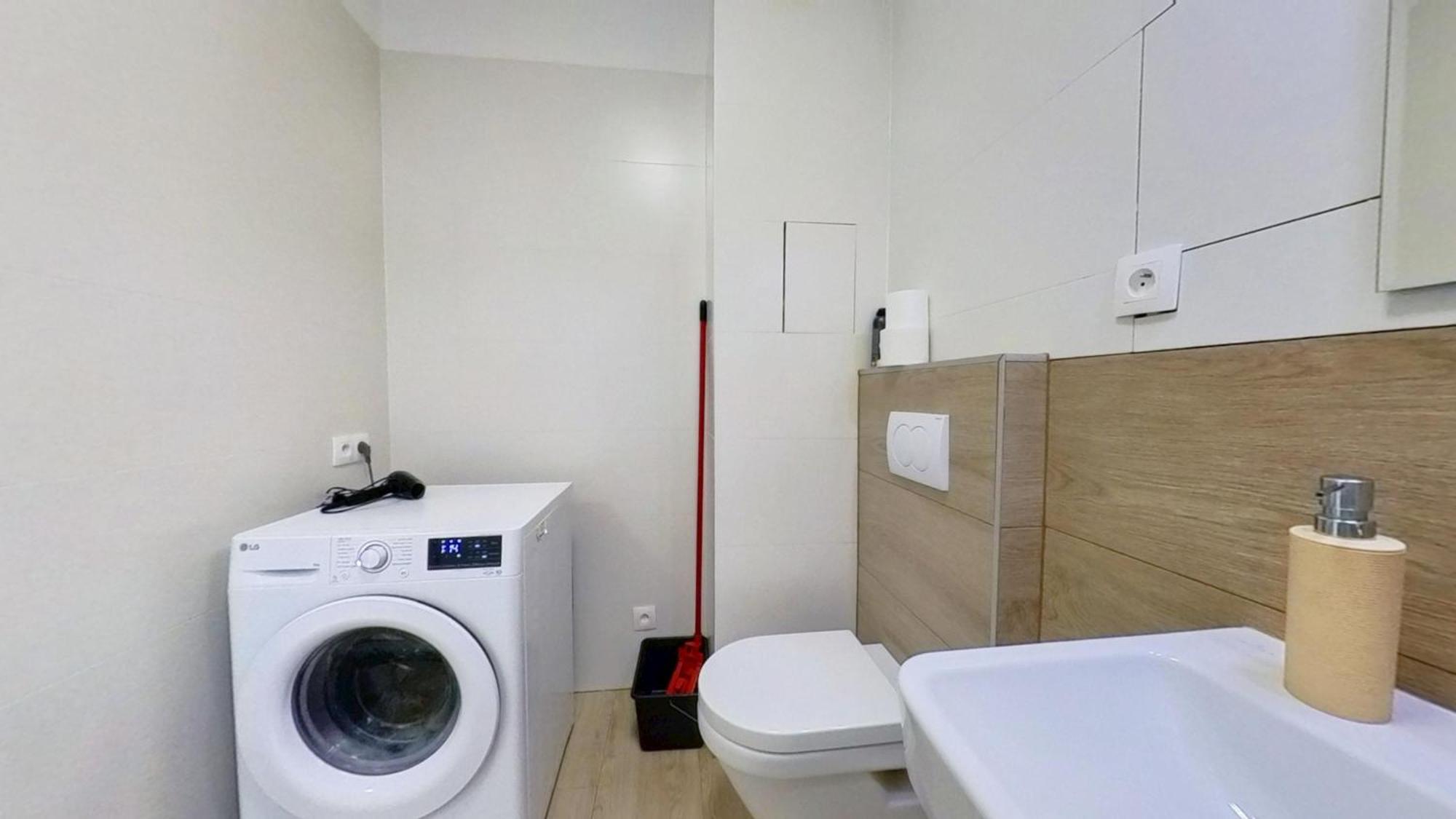 Air-Conditioned 2 Room Apartment, With Terrace, Rovinka, 302 Extérieur photo