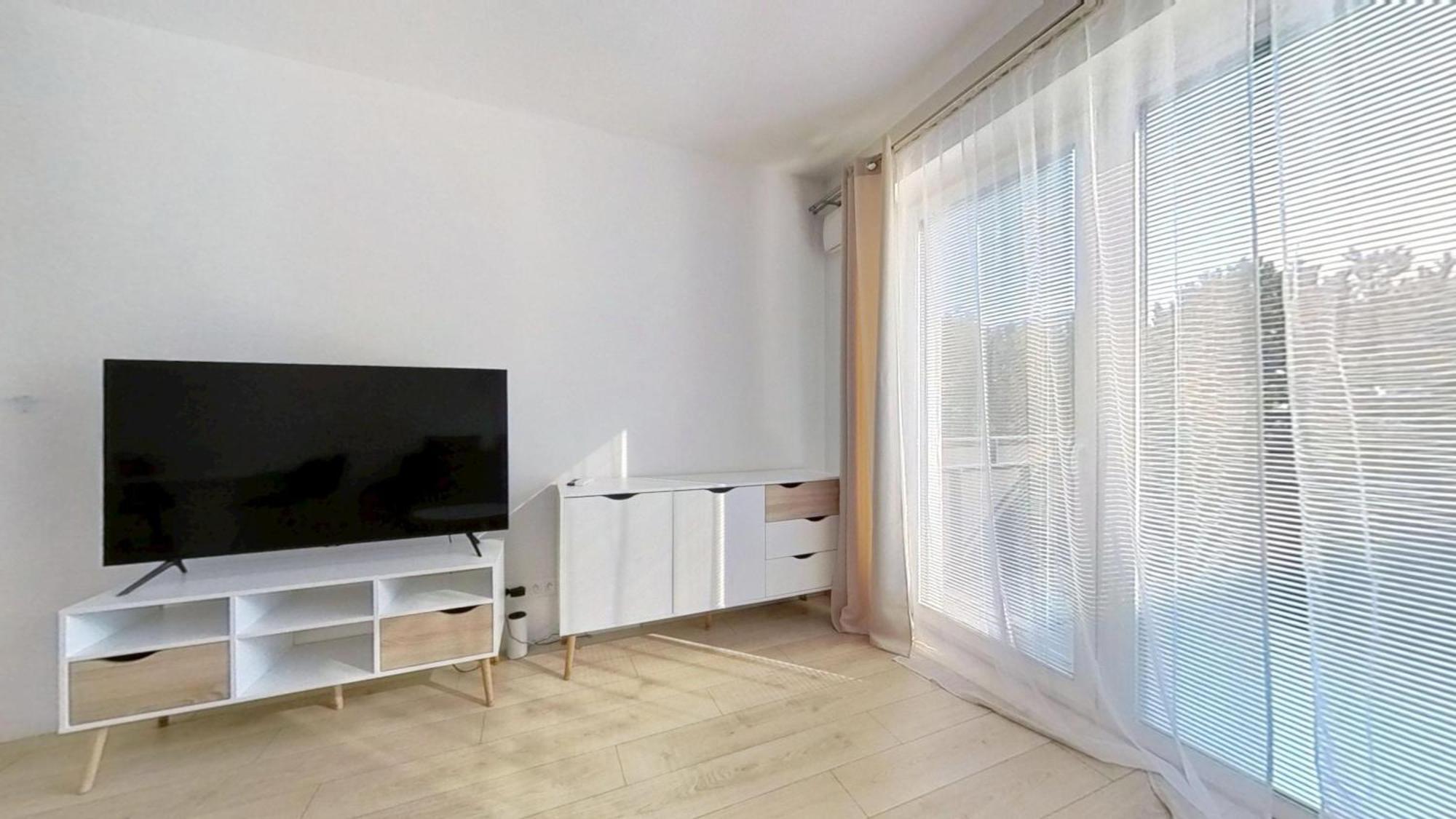 Air-Conditioned 2 Room Apartment, With Terrace, Rovinka, 302 Extérieur photo