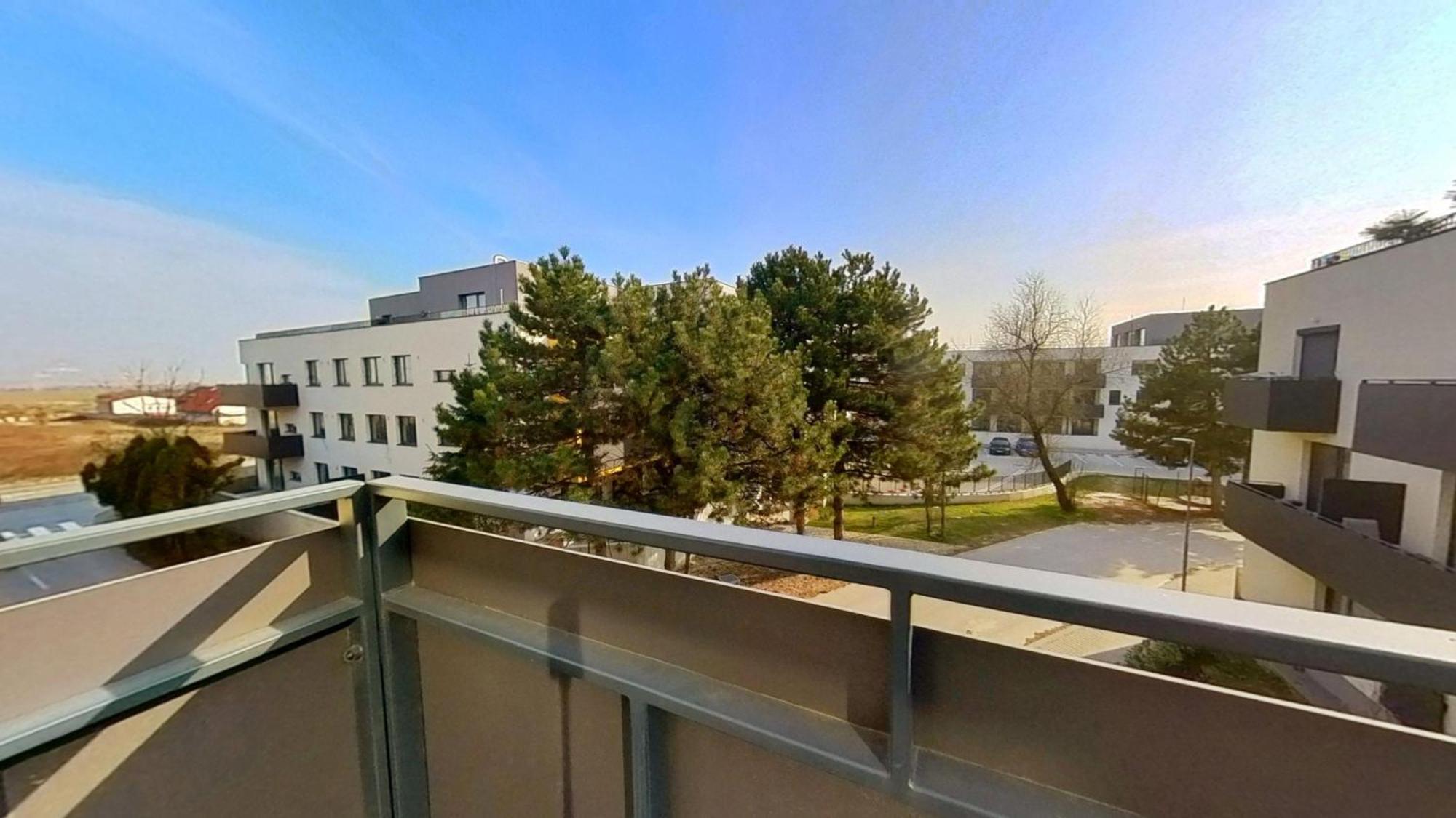 Air-Conditioned 2 Room Apartment, With Terrace, Rovinka, 302 Extérieur photo