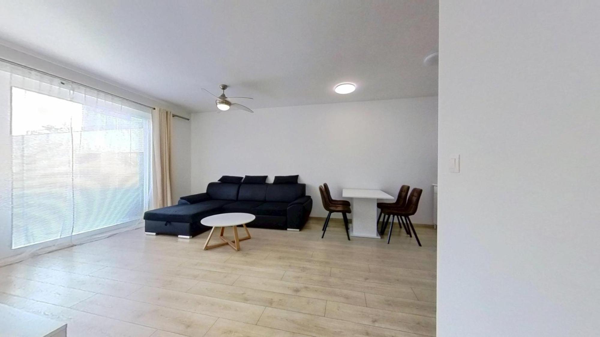 Air-Conditioned 2 Room Apartment, With Terrace, Rovinka, 302 Extérieur photo
