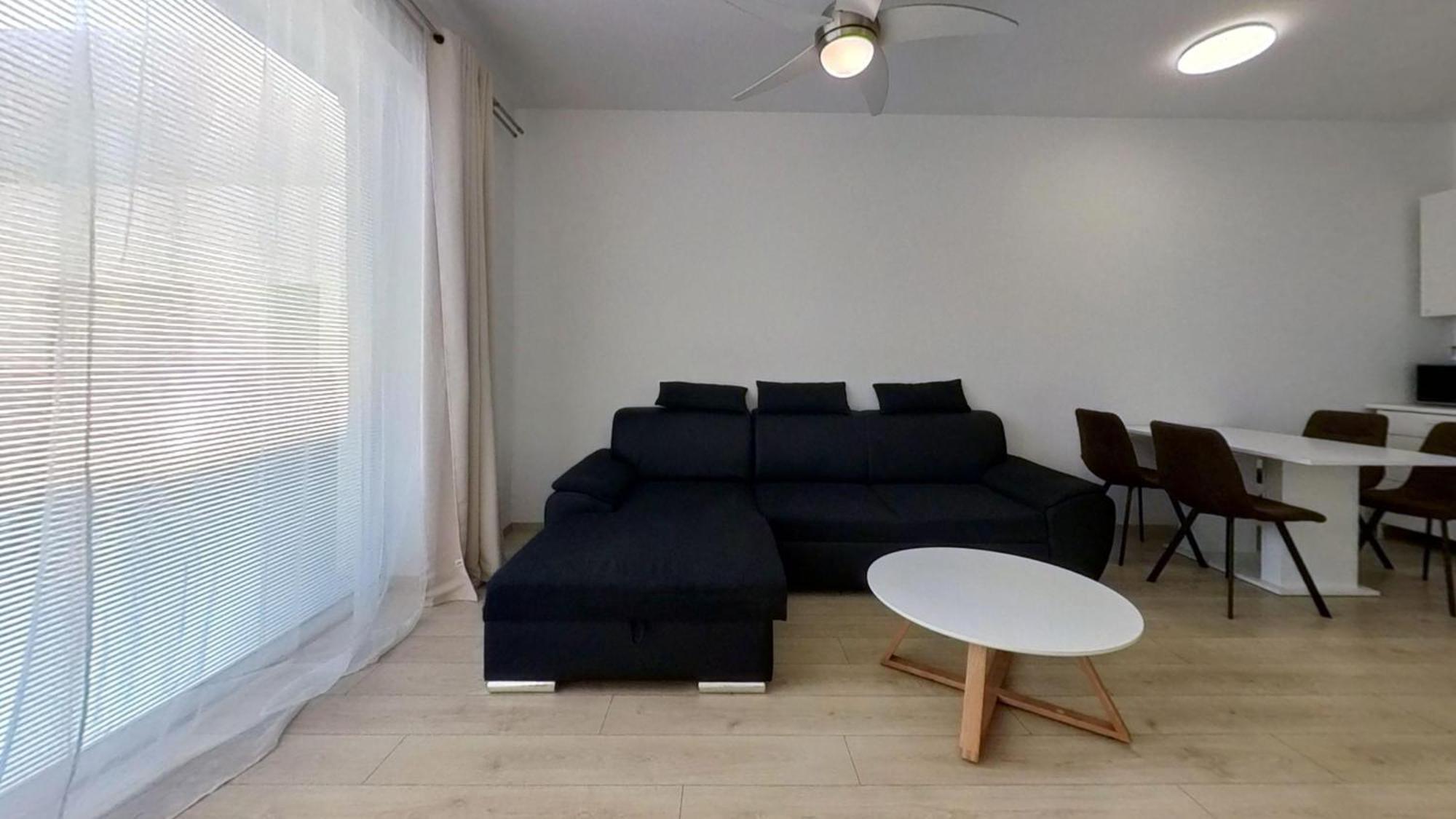 Air-Conditioned 2 Room Apartment, With Terrace, Rovinka, 302 Extérieur photo