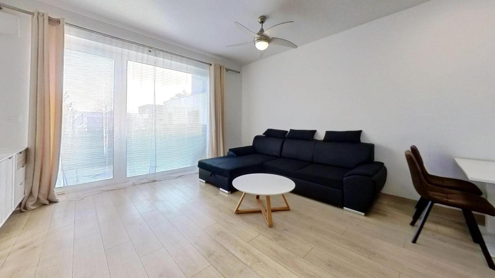 Air-Conditioned 2 Room Apartment, With Terrace, Rovinka, 302 Extérieur photo